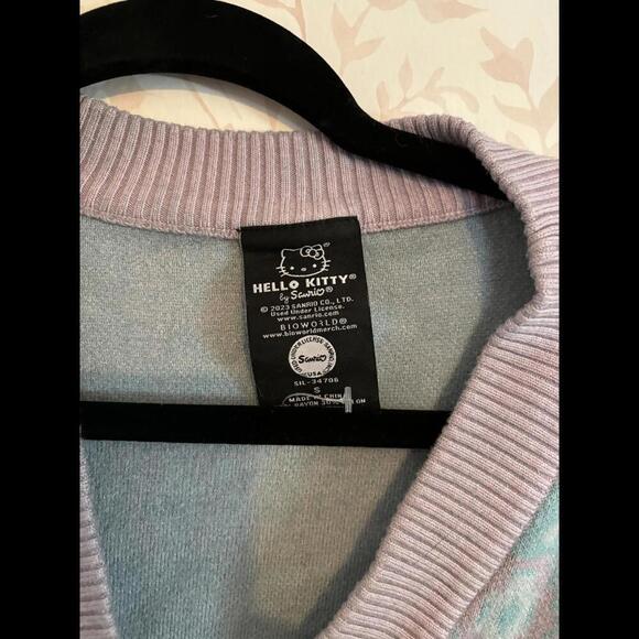 FALL CLEARANCE NWOT Hello Kitty Vintage Cardigan Sweater S - Picture 2 of 5